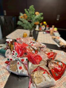 シュトーレン焼きました！12/20「１２月のみんなで楽しくワークショップ〜私の木を描きましょう」  